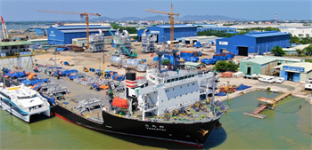 Dự án bốc xếp hàng lên tàu YAMATAI (LOA=162M)